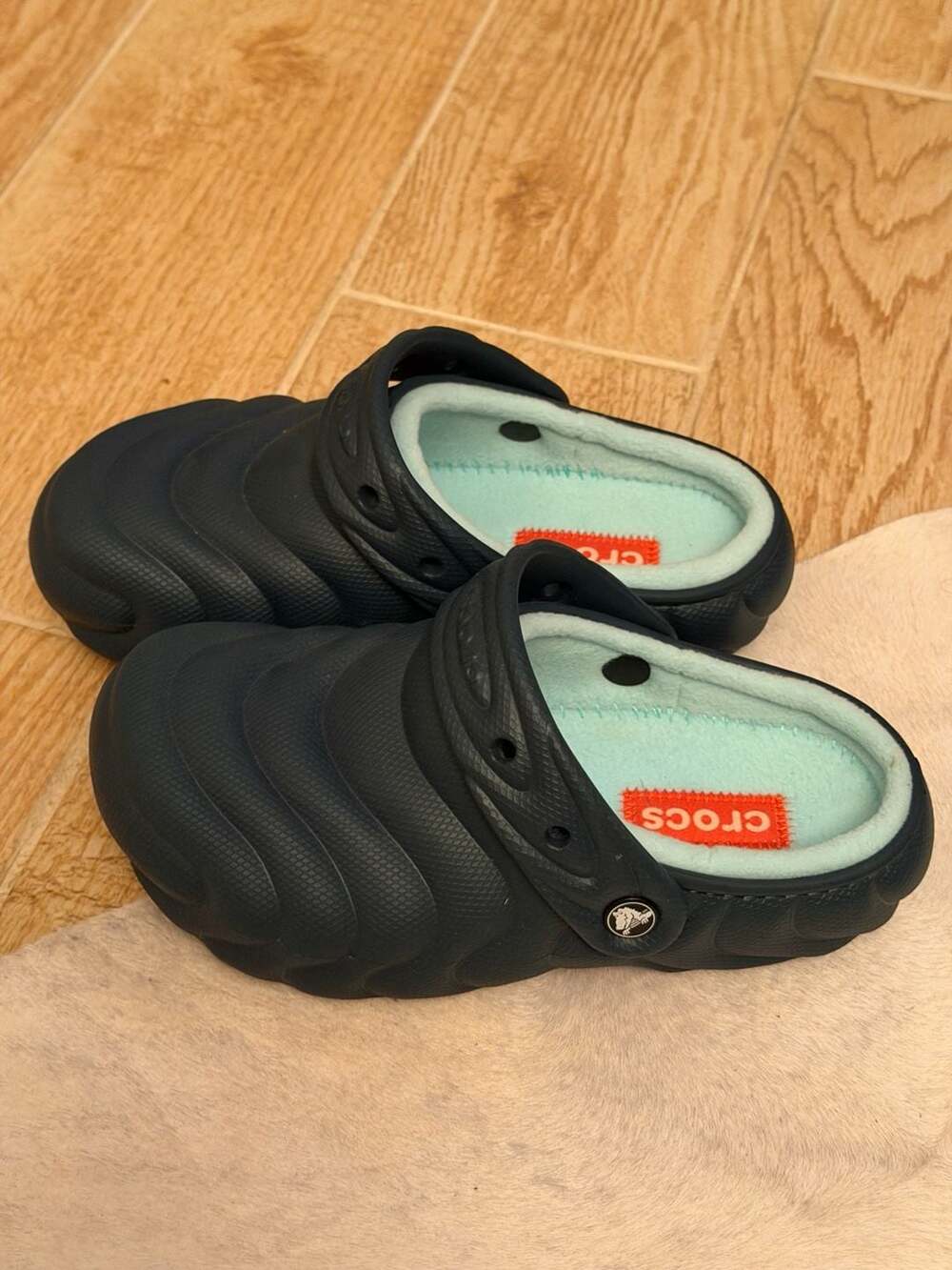Crocs Classic Lined Overpuff Clog Men's 4 Women's 6 Black - Picture 3 of 5
